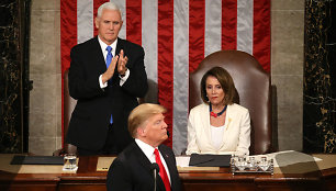 Mike'as Pence'as, Donaldas Trumpas ir Nancy Pelosi