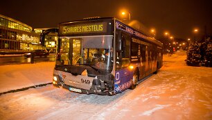 Autobuso avarija &Scaron;e&scaron;kinės kalno papėdėje Vilniuje