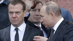Dmitrijus Medvedevas ir Vladimiras Putinas