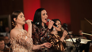 Koncertų salėje Klaipėdoje laukia šventinė programa su Ona Kolobovaite, Ieva Prudnikovaite ir Evelina Sašenko.