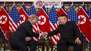 D.Trumpo ir Kim Jong Uno susitikimas Vietname