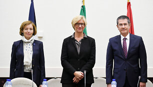 Prancūzijos gynybos ministrė Florence Parly, Italijos gynybos ministrė Roberta Pinotti ir Turkijos gynybos ministras Nurettinas Canikli