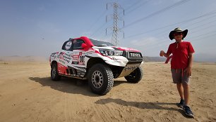 Dakaro automobilių testai dykumoje kartu su „Toyota Gazoo Racing“ komanda