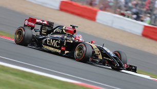 „Formulės-1“ penktadienio treniruotės Silverstone