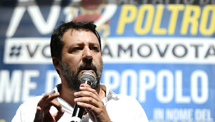 Matteo Salvini per rėmėjų mitingą