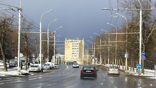 Sekmadienį Vilniuje - balta, balta. Nosis kutena žvarbus vėjas.