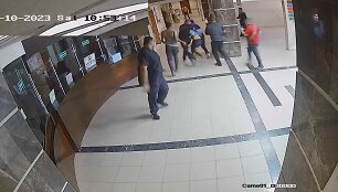 Izraelio kariuomenė pademonstravo įra&scaron;ą, parodantį įkaitus Gazos ligoninėje