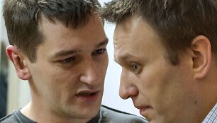 Rusų opozicionierius Aleksejus Navalnas ir jo brolis Olegas