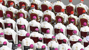 Kardinolai ir vyskupai