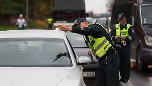 Vilniaus policija gaudė A juostą užimančius automobilių vairuotojus
