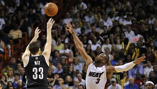 Mirza Teletovičius ir Dwyane'as Wade'as