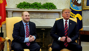 Joshua Holtą priėmė Donaldas Trumpas.