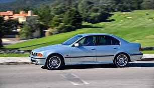 5-os klasės BMW, vadinama &bdquo;Slyva&ldquo; arba BMW