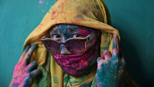 Tradici&scaron;kai ry&scaron;ki hinduizmo Holi &scaron;ventė Indijoje