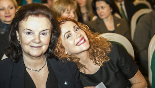 Erika Jannings su mama Grainne