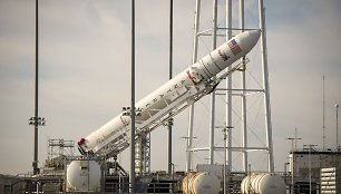 Raketa „Antares”, kelianti erdvėlaivį „Cygnus“ su Lietuvos palydovais iš Volopo salos NASA skrydžių centro