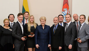 Prezidentė Dalia Grybauskaitė apdovanojo &bdquo;Globalios Lietuvos apdovanojimų&ldquo; nugalėtojus 2014 m. sausio 03 d. 