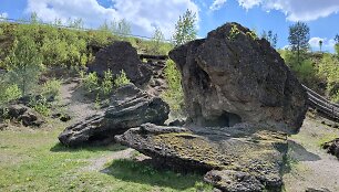 &Scaron;eimyni&scaron;kių atodanga su konglomerato uola