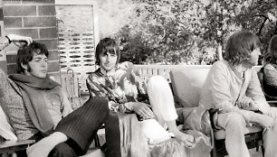 Paulas McCartney, Ringo Starras ir Johnas Lennonas Indijoje (1968 m.)