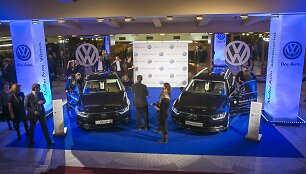 &bdquo;Volkswagen Passat&ldquo; pristatytas Lietuvos nacionaliniame operos ir baleto teatre