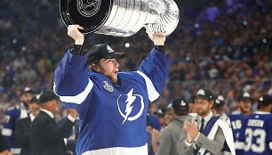 „Tampa Bay Lightning“ apgynė NHL čempionų titulą