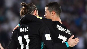 Pasaulio klubų taurės turnyro pusfinalyje Madrido &bdquo;Real&ldquo; futbolininkai 2:1 palaužė &bdquo;Al Jazira&ldquo; klubą..