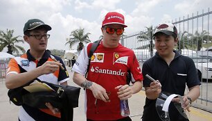 Kimi Raikkonenas su gerbėjais