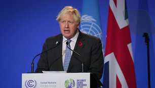 Borisas Johnsonas atgailauja, bet vakarėlių skandalui – dar ne pabaiga