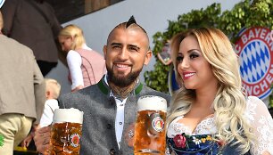 A.Vidalis ir kiti Miuncheno &bdquo;Bayern&ldquo; futbolininkai prie&scaron; kelias dienas apsilankė tradicinėje &bdquo;Oktoberfest&ldquo; &scaron;ventėje.