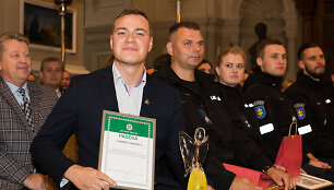 Andriui Jakeliui įteikta &bdquo;Gėrio sergėtojo&ldquo; statulėlė