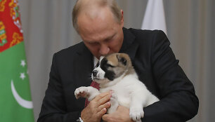 Vladimiras Putinas gavo dovanų &scaron;uniuką