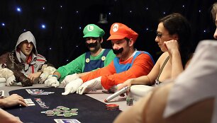 Pokerio žaidėjai persirengė vaizdo žaidimų personažais