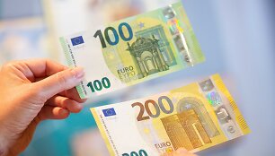 Pristatyti naujosios serijos &bdquo;Europa&ldquo; 100 ir 200 eurų banknotai