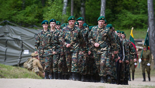 Kalni&scaron;kės mū&scaron;io vietoje pagerbti partizanai.