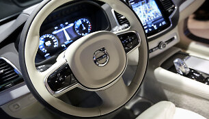 &bdquo;Volvo&ldquo; stendas Paryžiaus automobilių parodoje