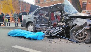 Avarija Kauno Juozapavičiaus prospekte: žuvo mergina