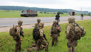 NATO kariai trenijuojasi ginti Suvalkų koridorių