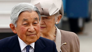 Japonijos imperatorius Akihito su žmona Michiko