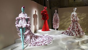 „Giambattista Valli“ 2019–2020 m. rudens ir žiemos aukštosios mados kolekcijos modeliai