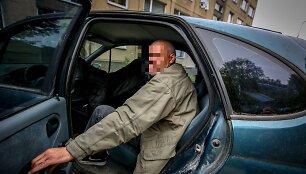 Benamis, gyvenantis automobilyje