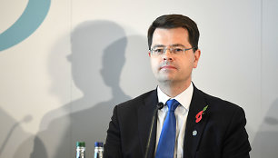 Jamesas Brokenshire'as