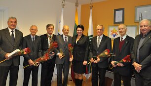 Po apdovanojimo (i&scaron; kairės): J.Kazlauskas, J.Žižliauskas, R.Džiautas, K.Motieka, D.Gudzinevičiūtė, T.Mila&scaron;ius, M.A.Eigminas, K.&Scaron;apka