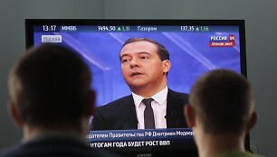 Dmitrijus Medvedevas tiesioginiame eteryje 