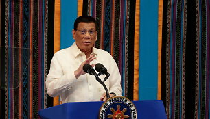 Filipinų prezidentas pasitraukė iš Senato rinkimų kovos
