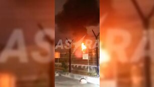 Sočyje užsidegė naftos bazė