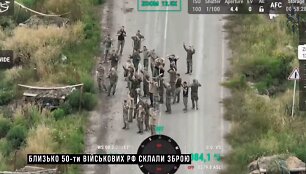 Grupė rusų karių pasiduoda ukrainiečių pajėgoms Kursko srityje