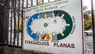 Legendinis „Žalgirio“ stadionas stovi apleistas ir niekam nereikalingas.