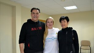 Algirdas Kau&scaron;pėdas su žmona ir Rūta Meilutyte
