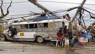 Taifūnas Haiyan Filipinuose nusiaubė Taklobano miestą 