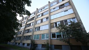 Griūvantis daugiabutis Kaune